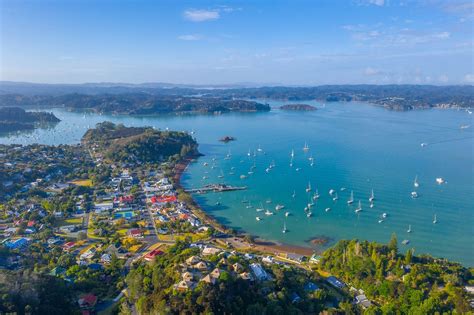 15 Most Beautiful Small Towns in New Zealand.